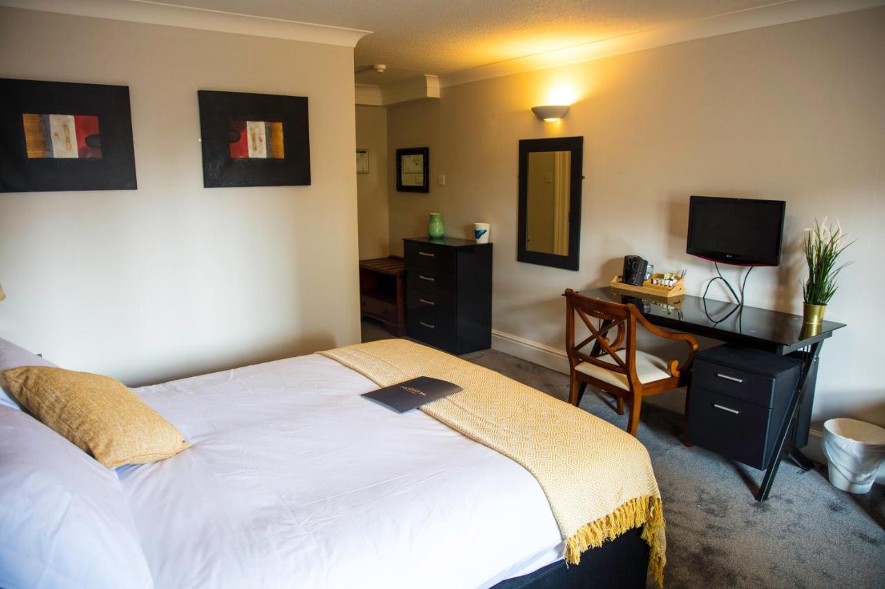 The Charlton Boutique Hotel Cheltenham Rum bild
